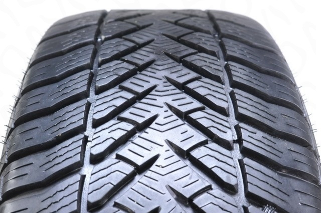 Goodyear Eagle Ultra Grip GW-3 RunFlat (2)